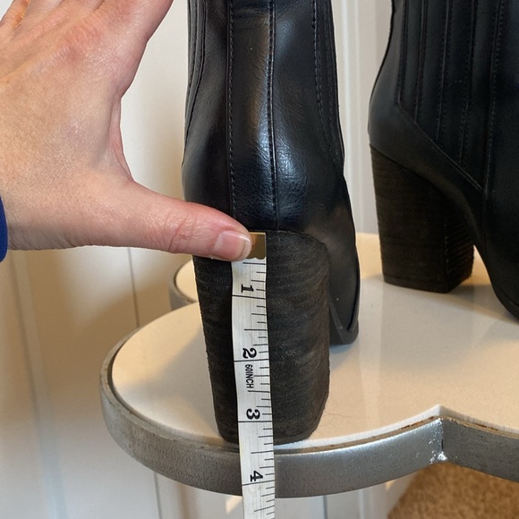 Size 5, Call it Spring boots - Picture 4 of 4